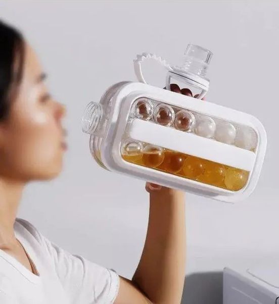 Портативна силіконова форма ICE Cube Tray для льоду пляшка 2в1 на 17 кульок біла (2104618556) 2104618556 фото