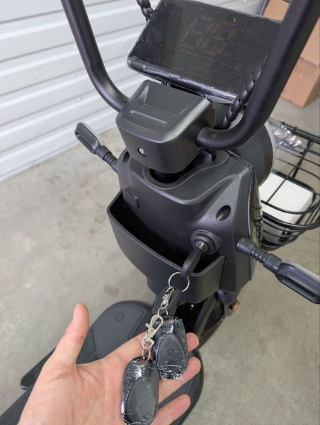 Електроскутер акумуляторний Crosser CR1 500W 60V 20Ah чорний (2104618570) 2104618570 фото
