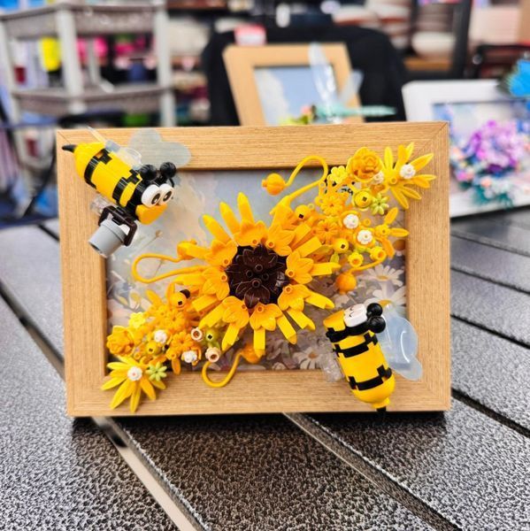 Конструктор Creative Sunflower Серия Art Bouquet Фоторамка Подсолнечник и пчелы 322 детали 2104619332 фото